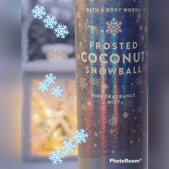 New Bath and Body Works - Frosted Coconut Snowball. 🥶❄️🥥 - Picture 3 of 3